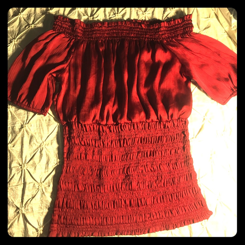 21 Burgandy bubble cuff rouched top